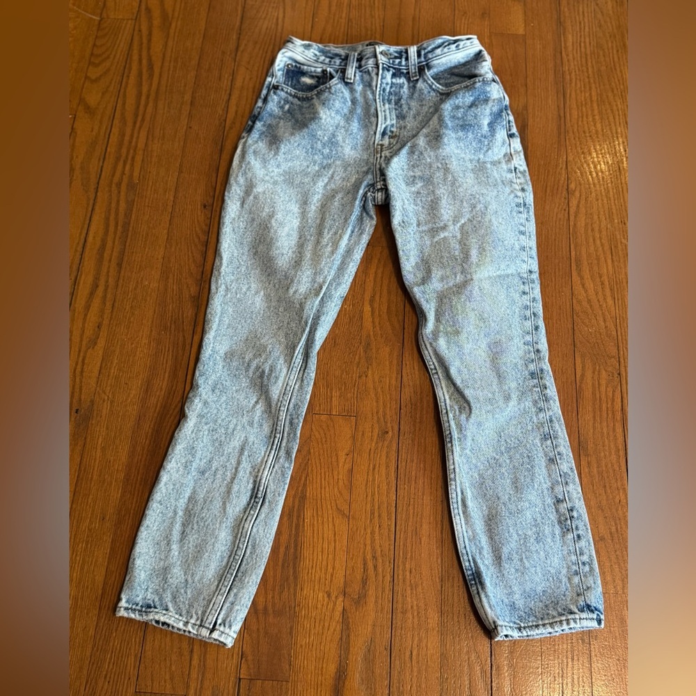 Abercrombie & Fitch High Rise Mom Jeans Light Wash Size 24 00R